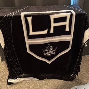 LA Kings Throw Blanket